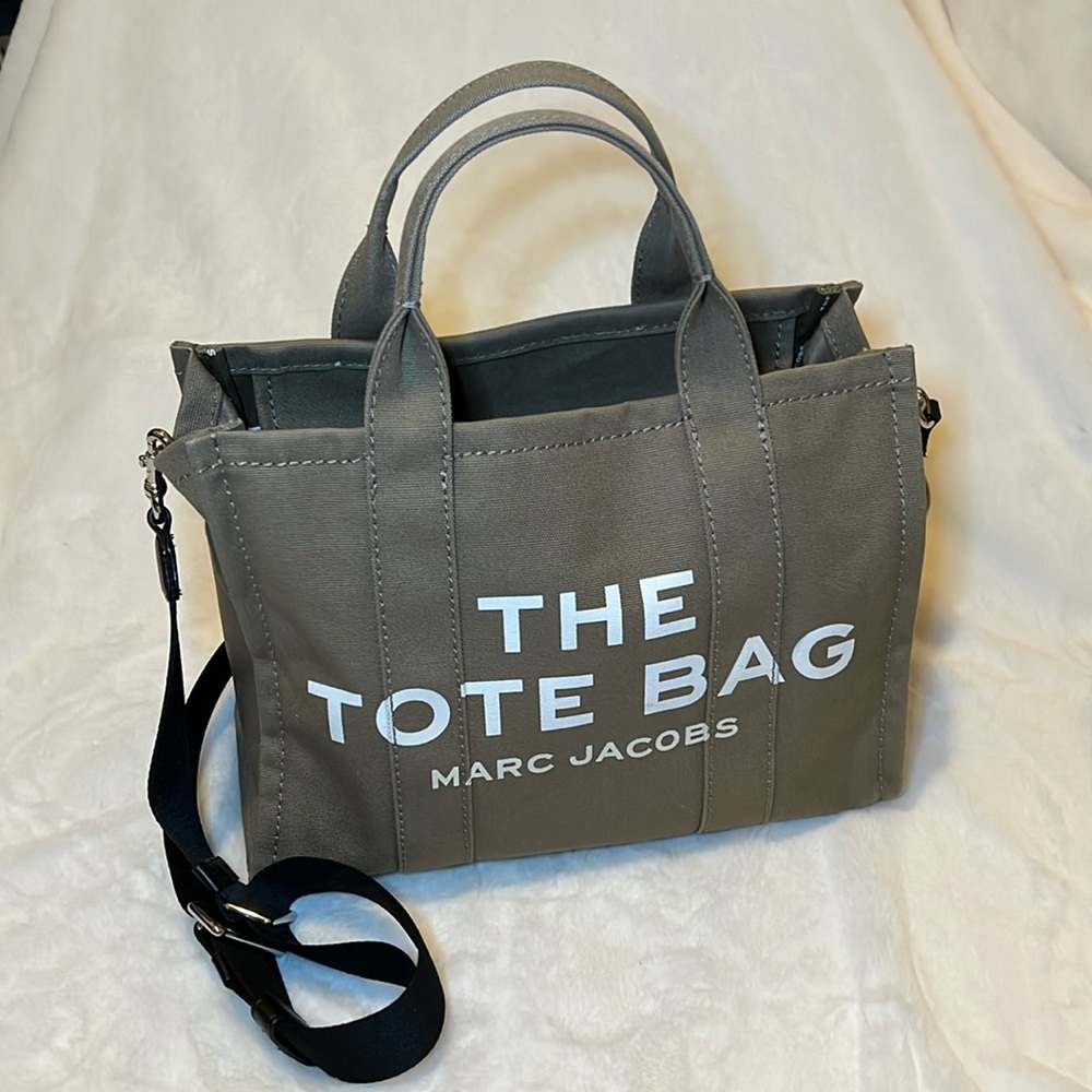 Marc Jacobs The Medium Tote